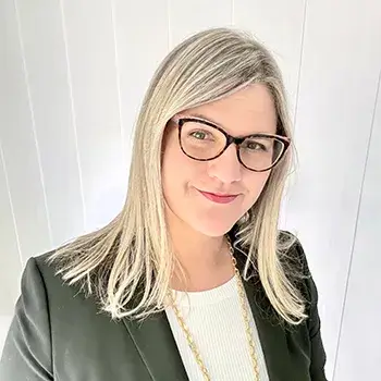 Elizabeth Hobson - California Disney Travel Agent