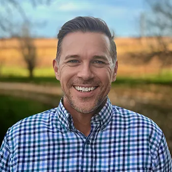 Steven Dudeck - Iowa Disney Travel Agent